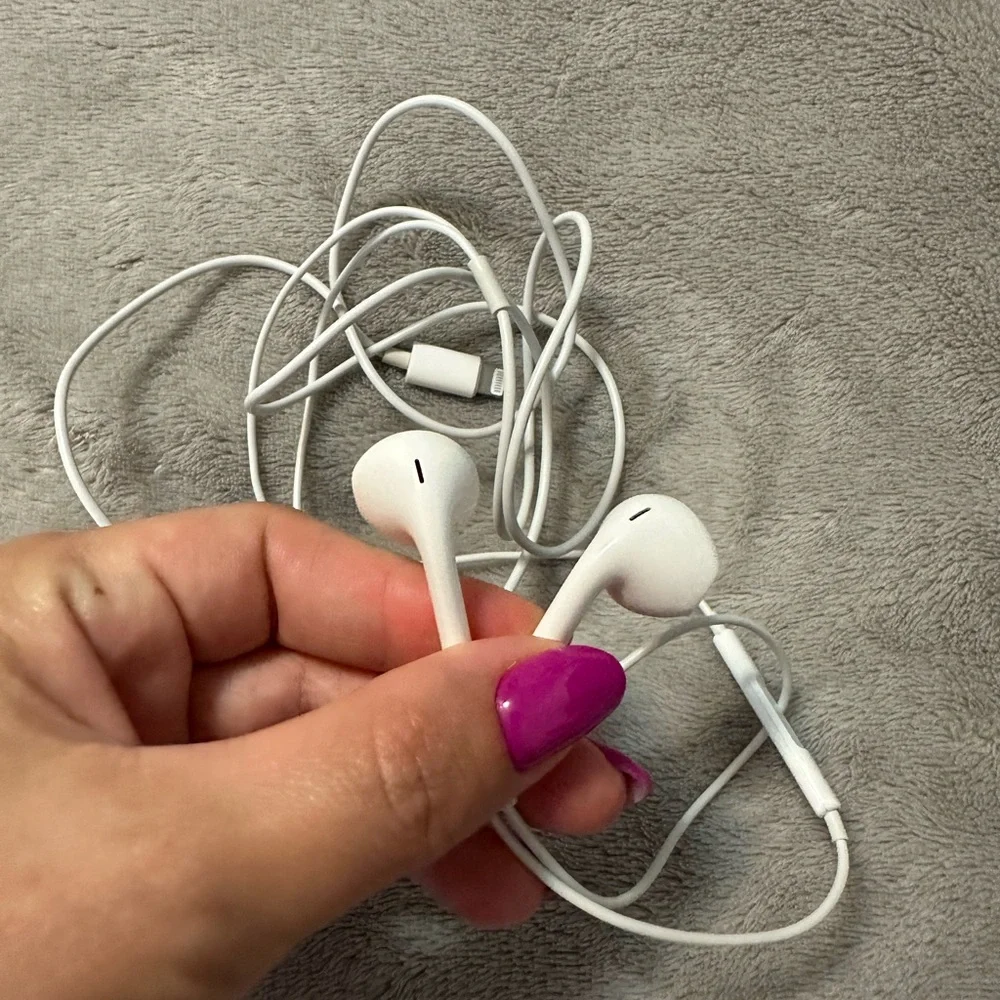 Apple iPhone headphones new